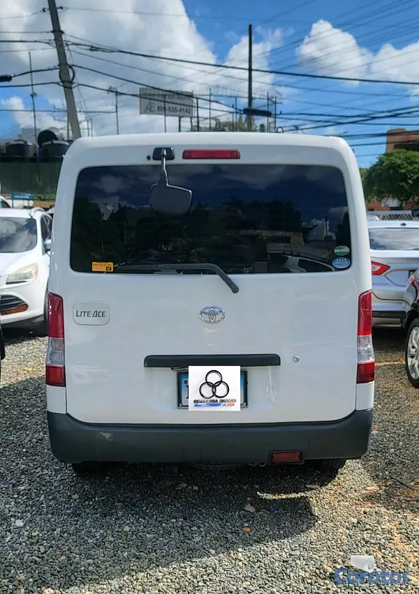 jeepetas y camionetas - FURGONETA TOYOTA HACE 2017 10