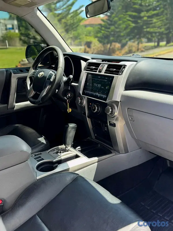 jeepetas y camionetas - Toyota 4runner sr5 2013  8