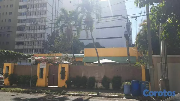solares y terrenos - Solar en Naco de 1014 metros casi Tiradantes  7