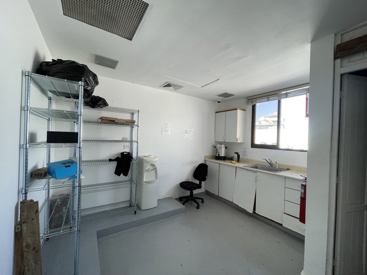oficinas y locales comerciales - Edificio en Naco con 23 parqueos entrega en 45 dia 3