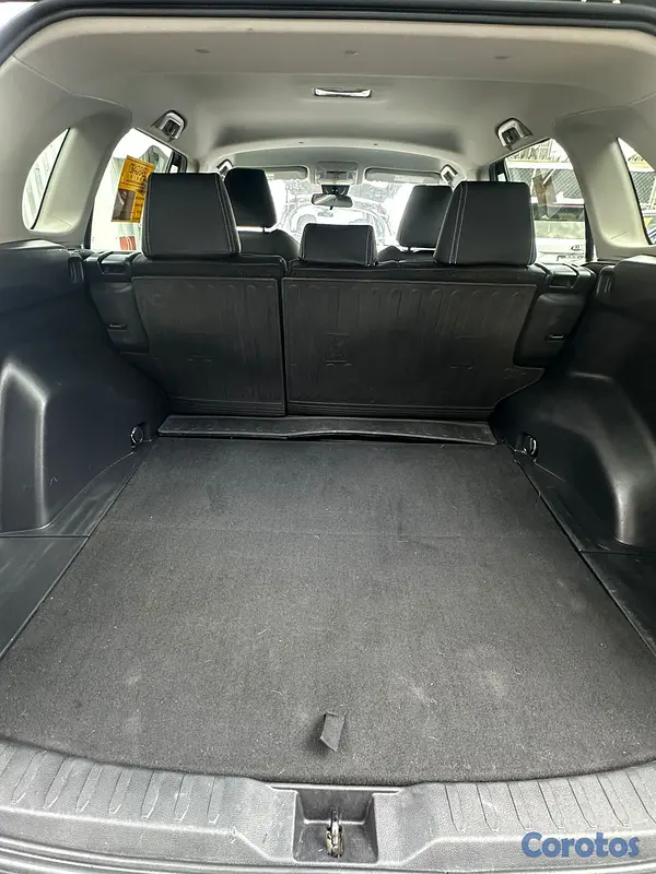 jeepetas y camionetas - Toyota Rav4 LE AWD 2020 7
