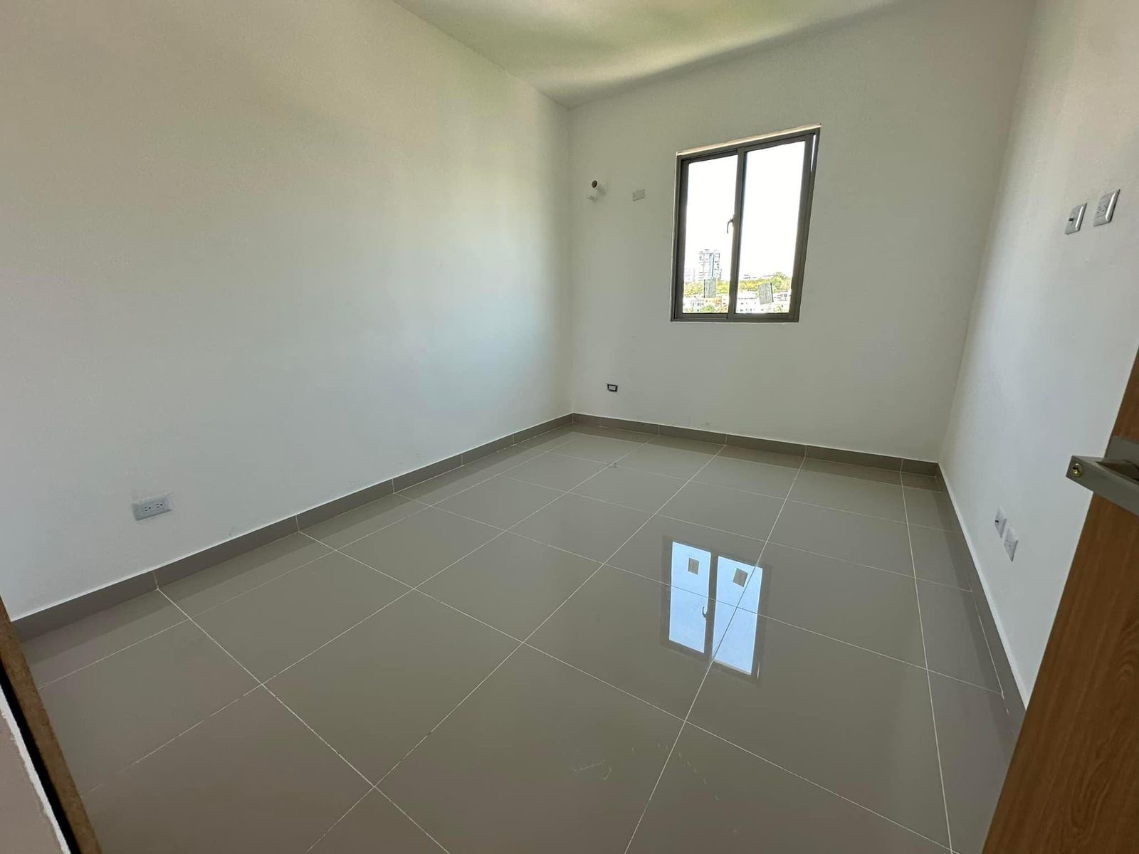 apartamentos - Vendo Independencia klm 7 y medio casi listo , sal 4