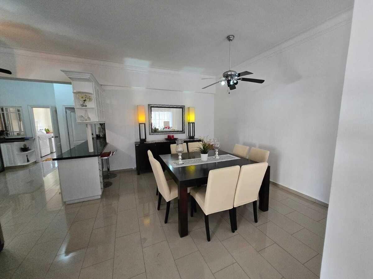apartamentos - Se Vende o Se Alquila Apartamento amueblado de 3 habitaciones en Bella Vista 4