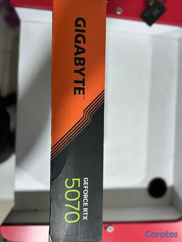 computadoras y laptops - GIGABYTE GeForce RTX 5070 Gaming OC 12G
 4