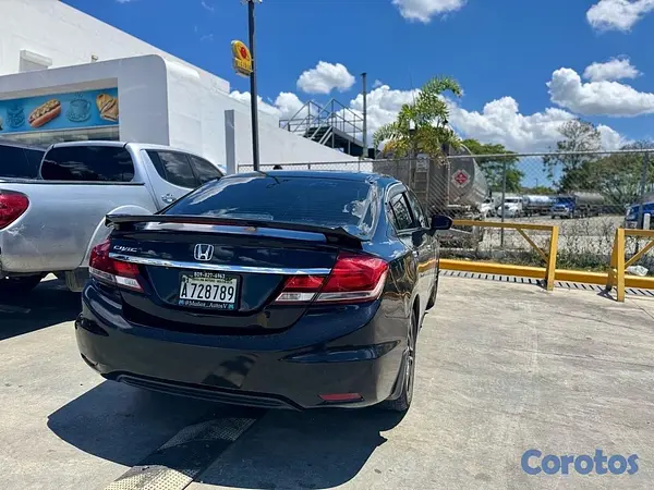 carros - carro honda Civic año 2014 ligeramente negociable  2