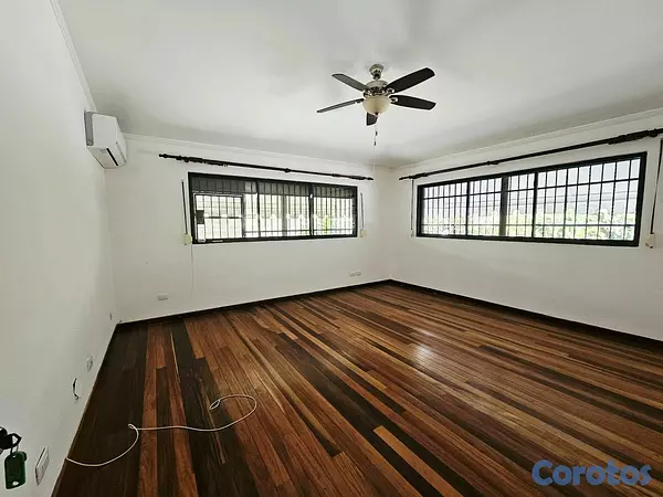 casas - Alquiler De Casa Residencial en ensanche Paraiso 8