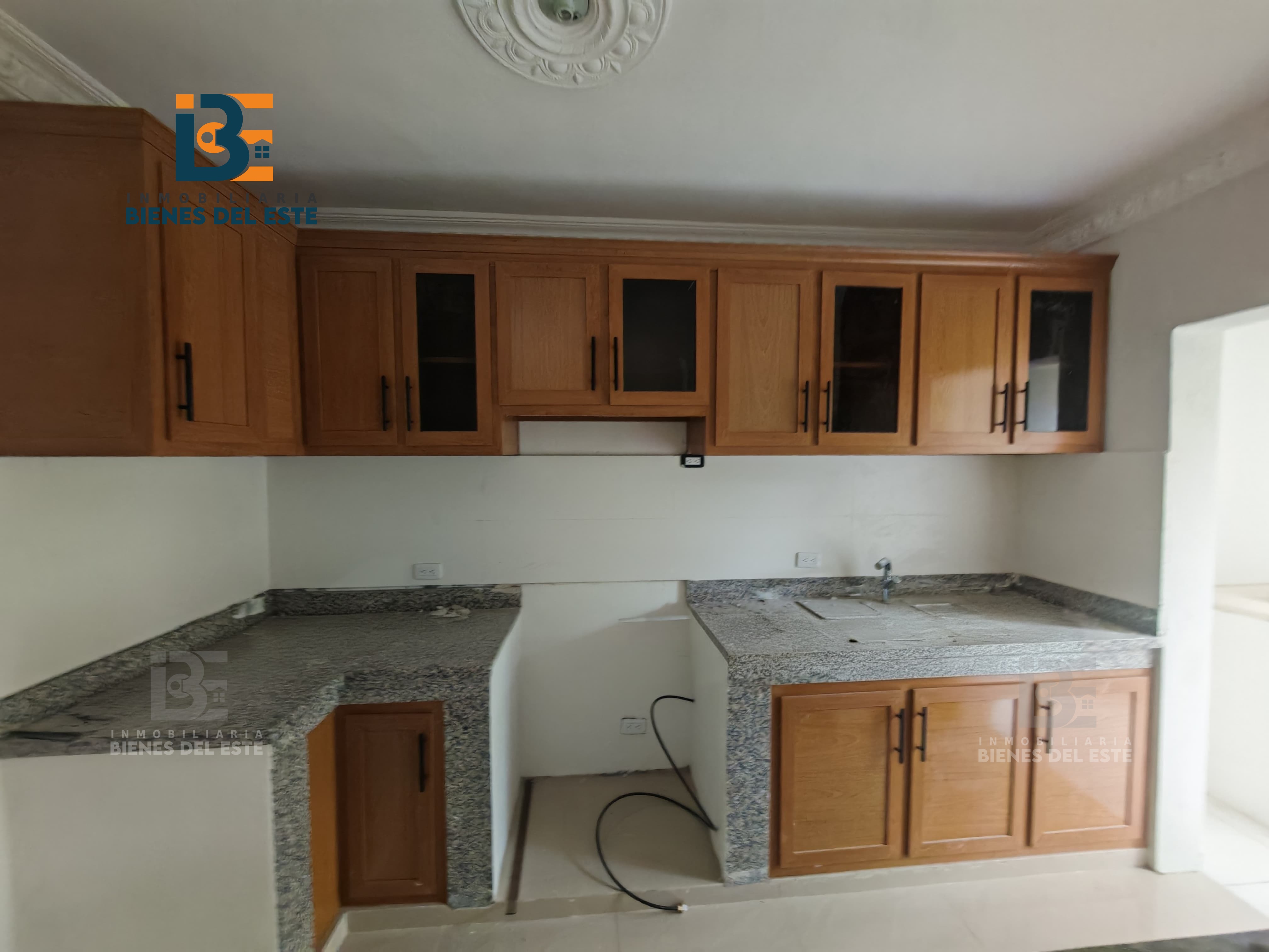 apartamentos - Se Alquila Apartamento de Tres habitaciones en SPM 2