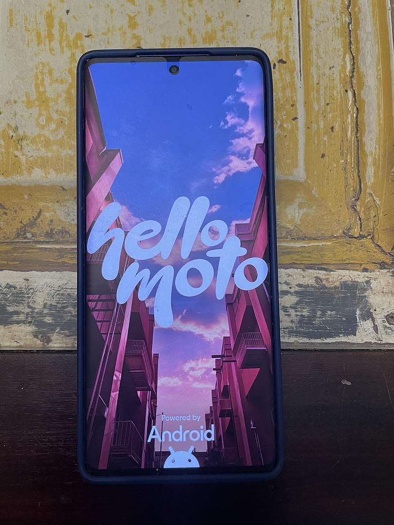 celulares y tabletas - Vendo celular Motorola moto g85 5G Nuevo, con su protector y cargador.