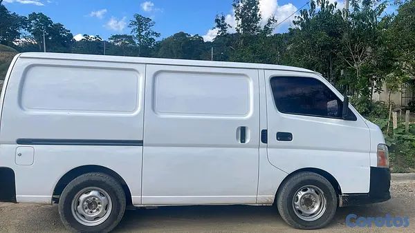 jeepetas y camionetas - Nissan urvan 2009 4