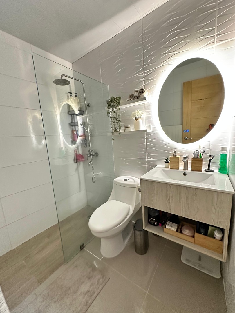 apartamentos - Oportunidad apartamento en el Quisqueya cero barrios 
Piso 3. 103 mt2 + parqueos 8