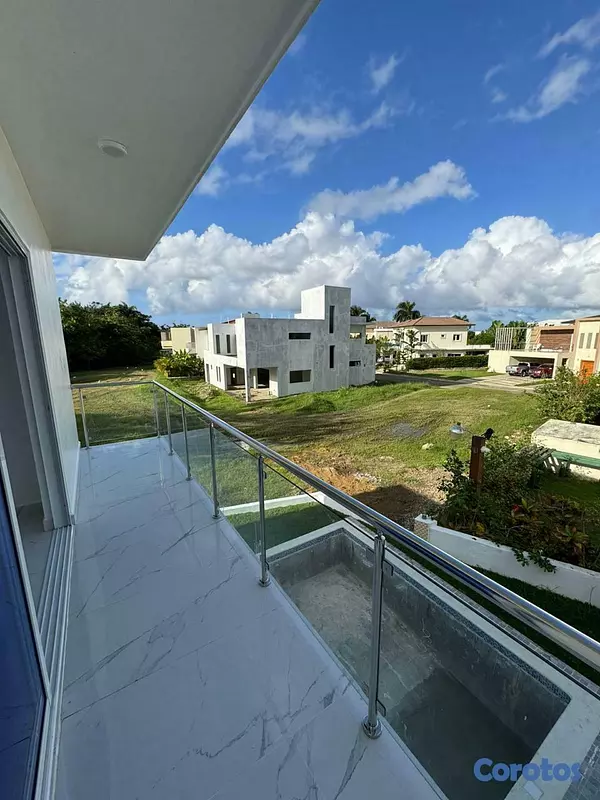 casas - 🏡 Casa de 2 Niveles en Venta – Residencial  9