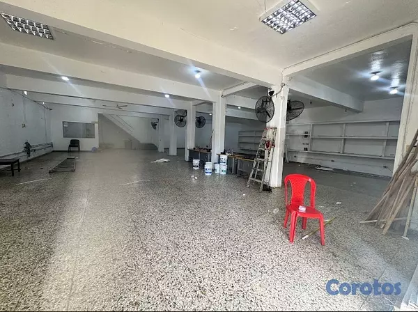 oficinas y locales comerciales - se alquila local  3
