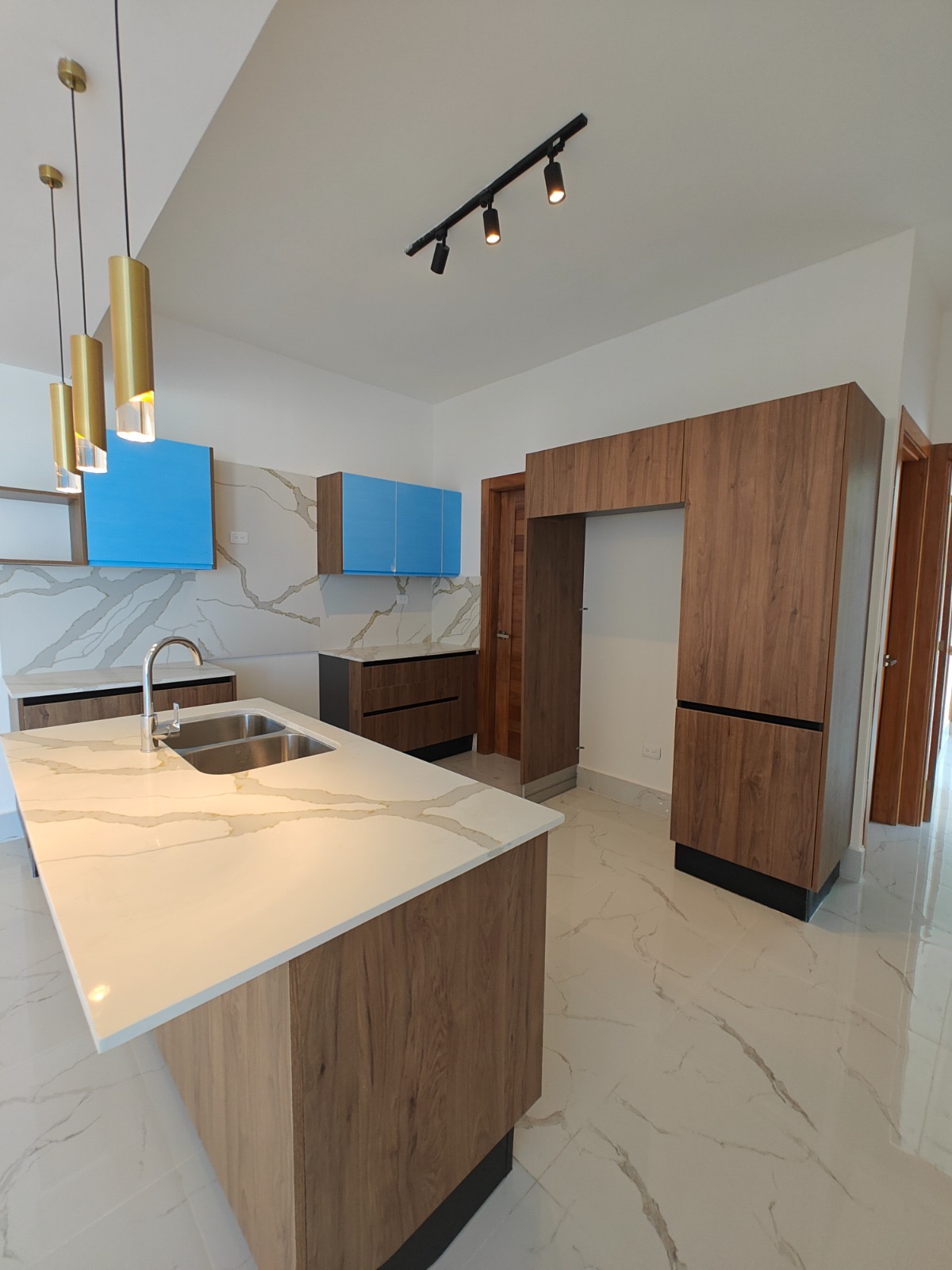 apartamentos - Alquiló bella vista piso 13 dos hab 2.5 baños dos  4