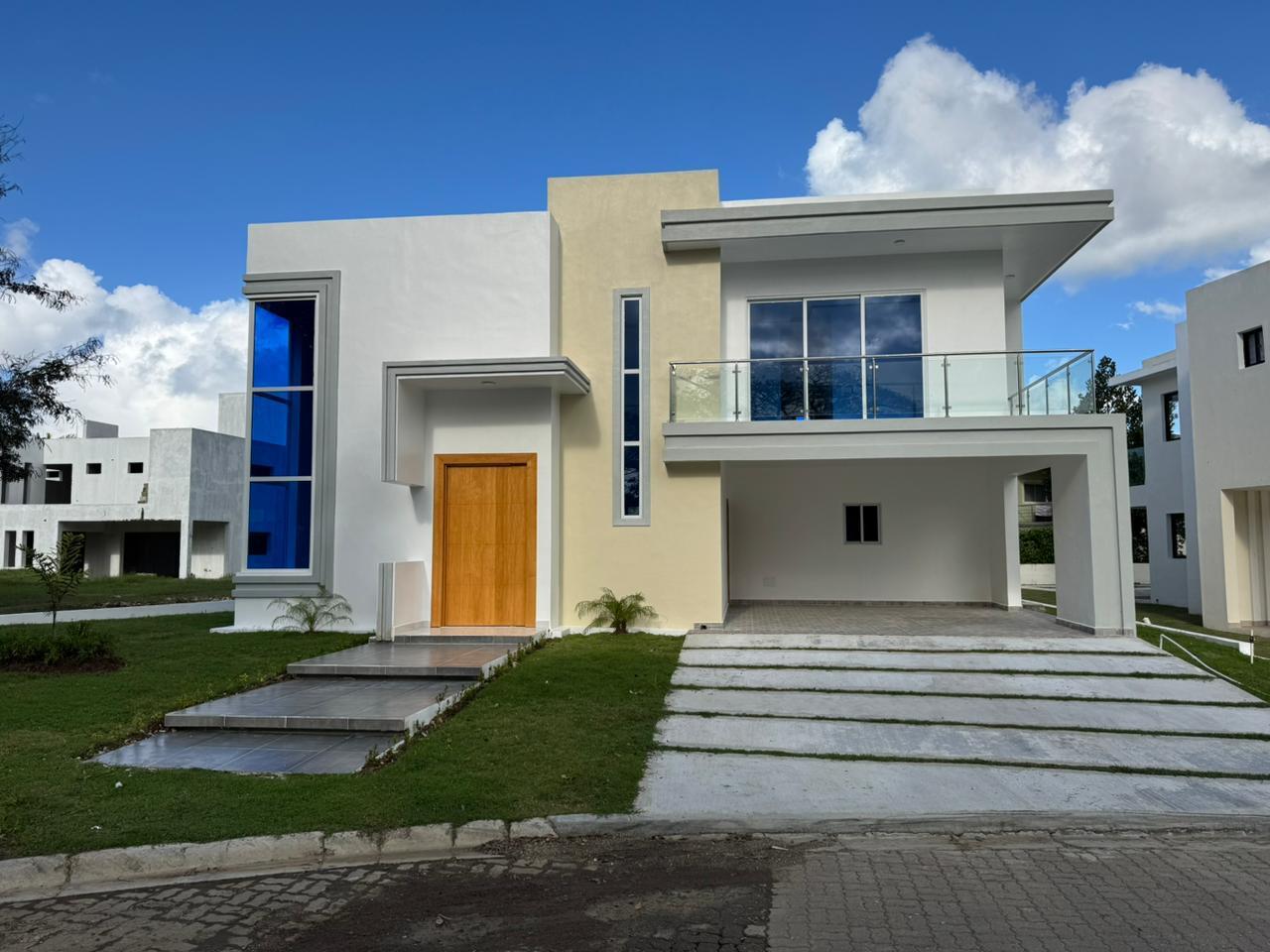 casas -  Casa de 2 Niveles en Venta – Residencial  0