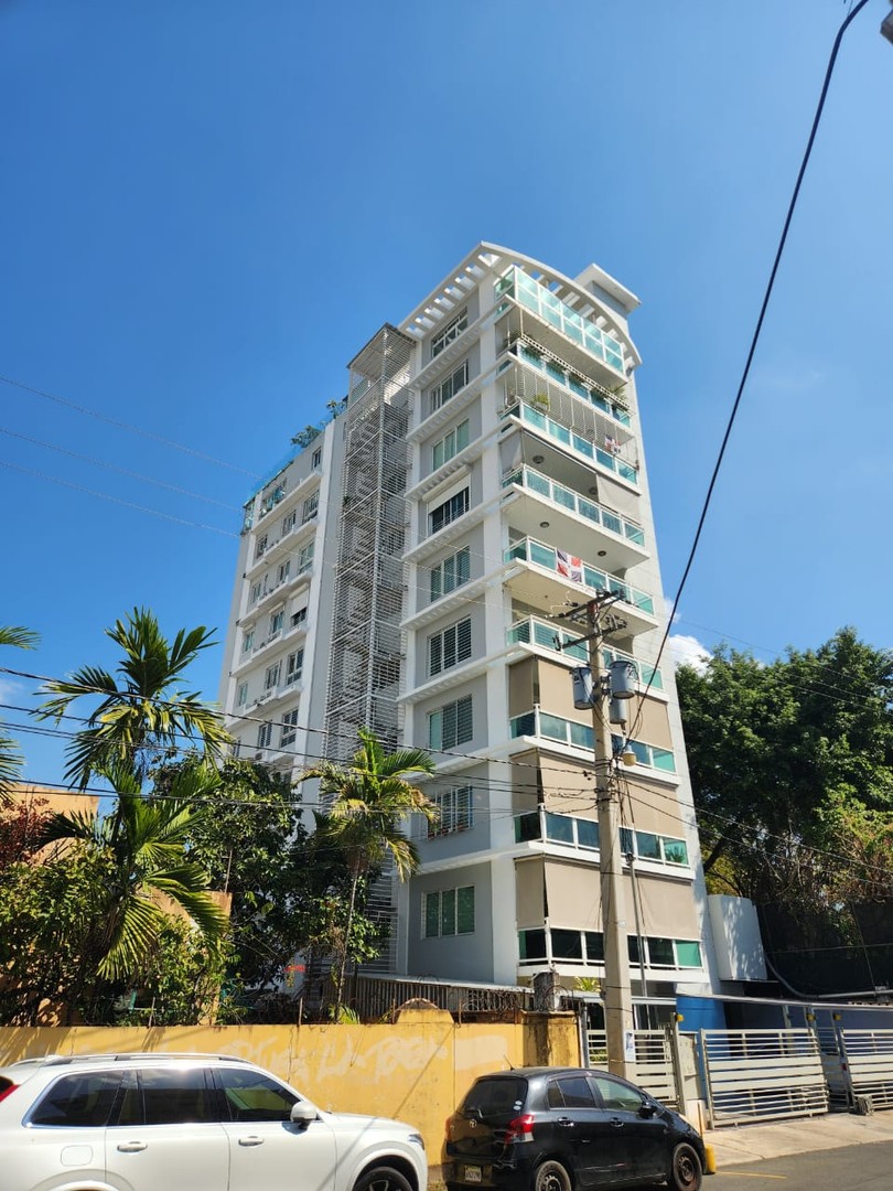 penthouses - Apartamento Clásico tipo Penhouse de 3 niveles (Piso 9,10,11), Naco 9