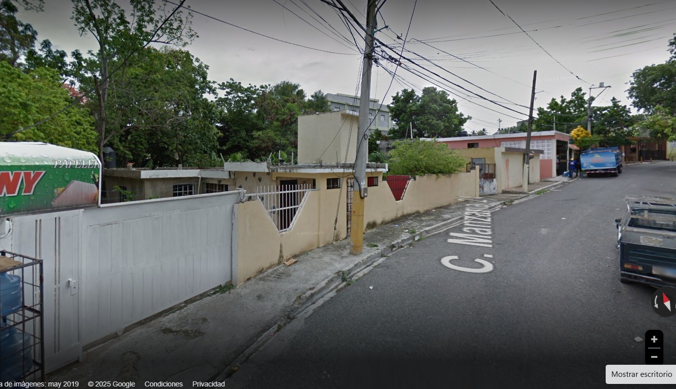 solares y terrenos - Terreno de 1,026.00 En Las Caobas  0