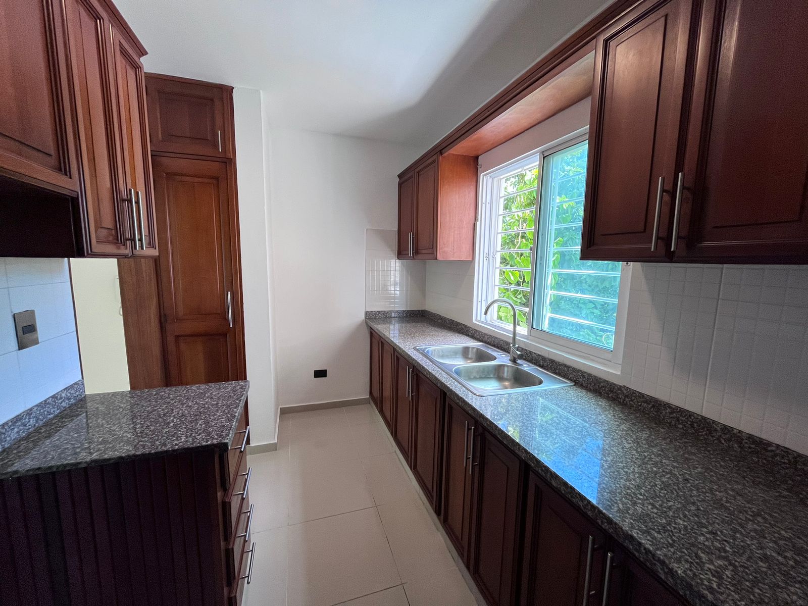 apartamentos - VENDO Apartamento 2do Piso En El Italia Santo Domi 6
