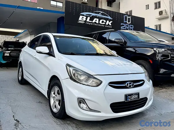 carros - Hyundai accent SE 2012 3