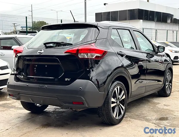 jeepetas y camionetas - Nissan Kicks SV 2020 5