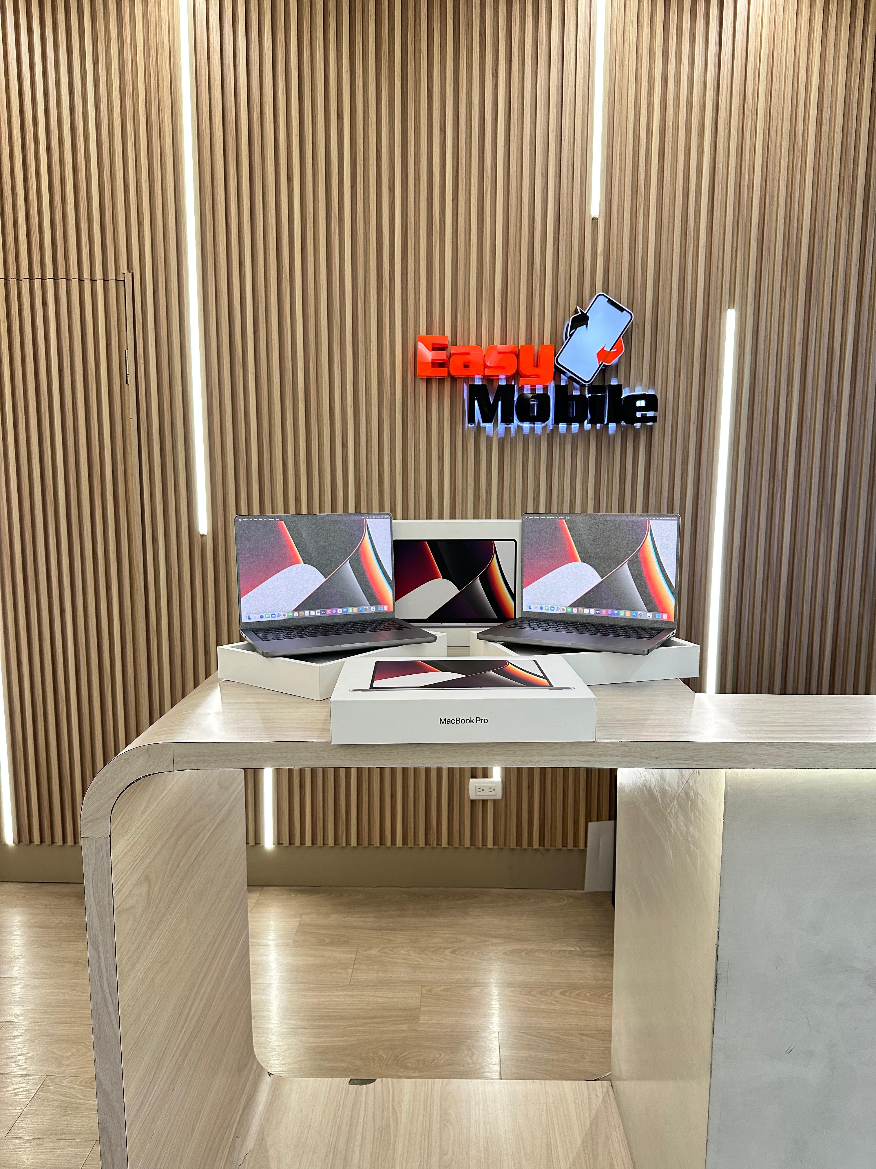 computadoras y laptops - MACBOOK 14'' M1 PRO 32GB RAM 1TB SSD 0