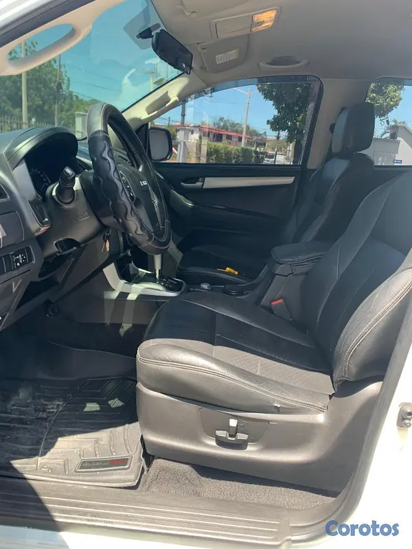 jeepetas y camionetas - Isuzu dmax LS 3.0 3