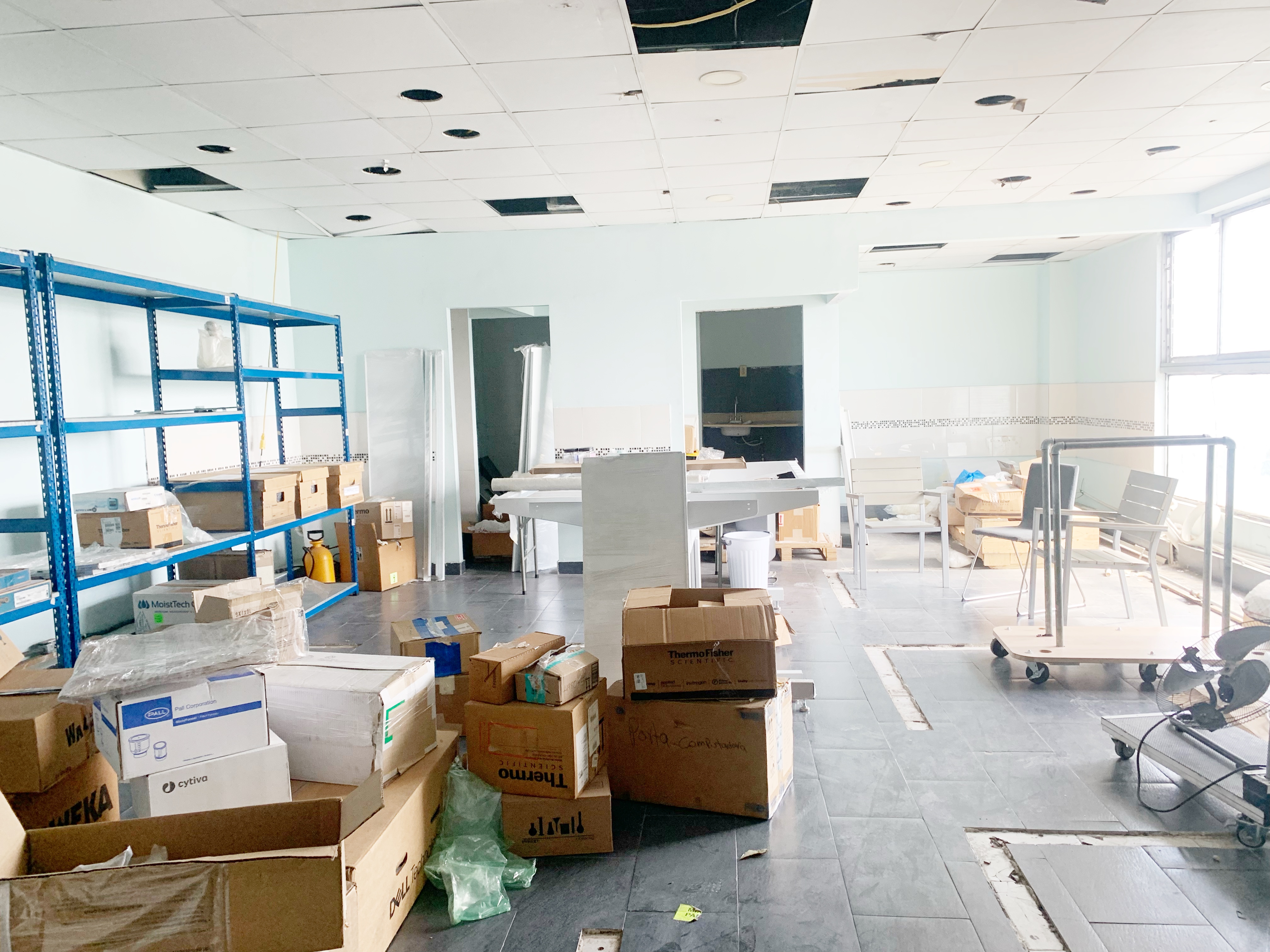 oficinas y locales comerciales - Local en Naco segundo nivel  3