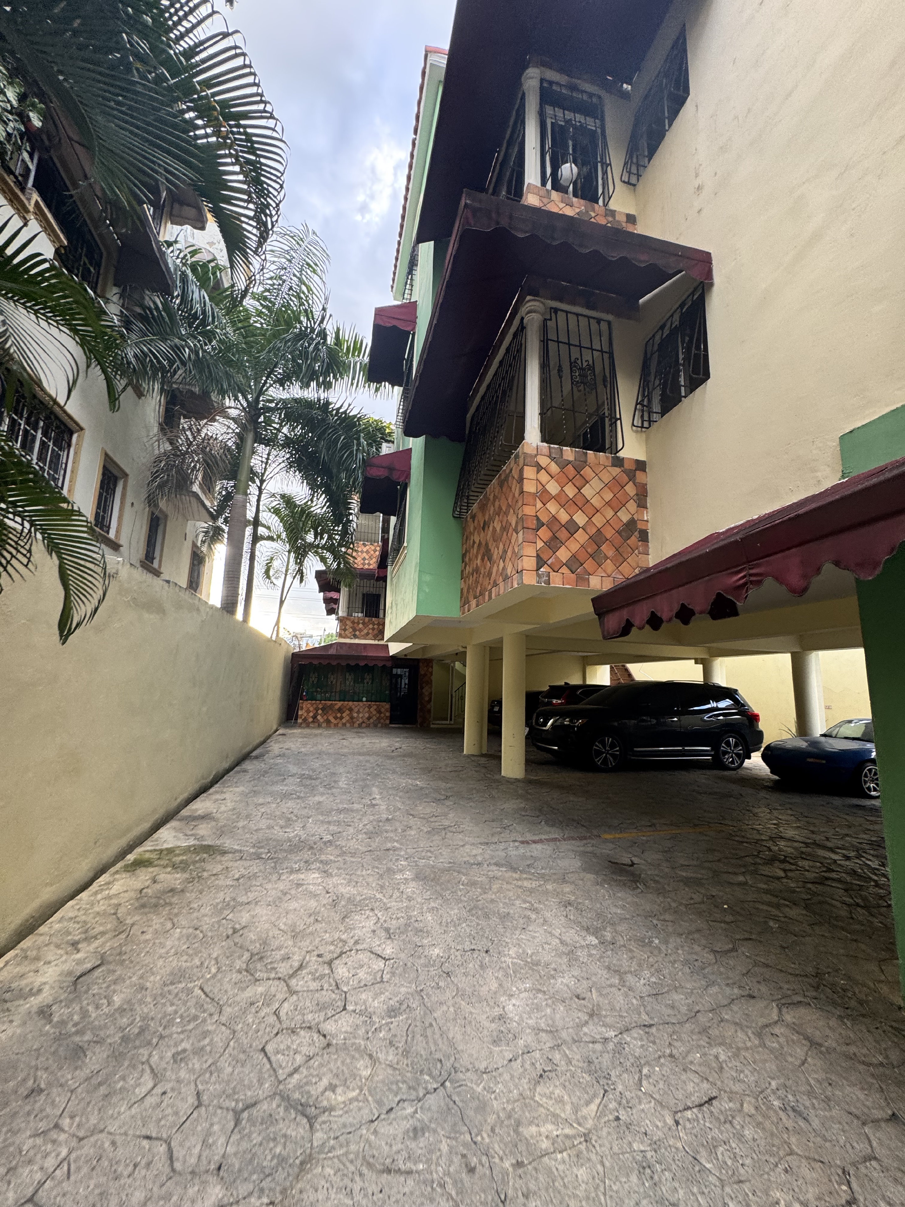 apartamentos - venta de apartamento en Alma Rosa 1 con 136mts Santo Domingo este 