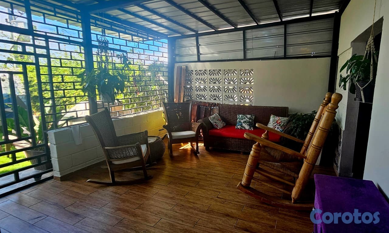 casas - casa  en Colinas del oeste, av. Prolongacion 27, p 8