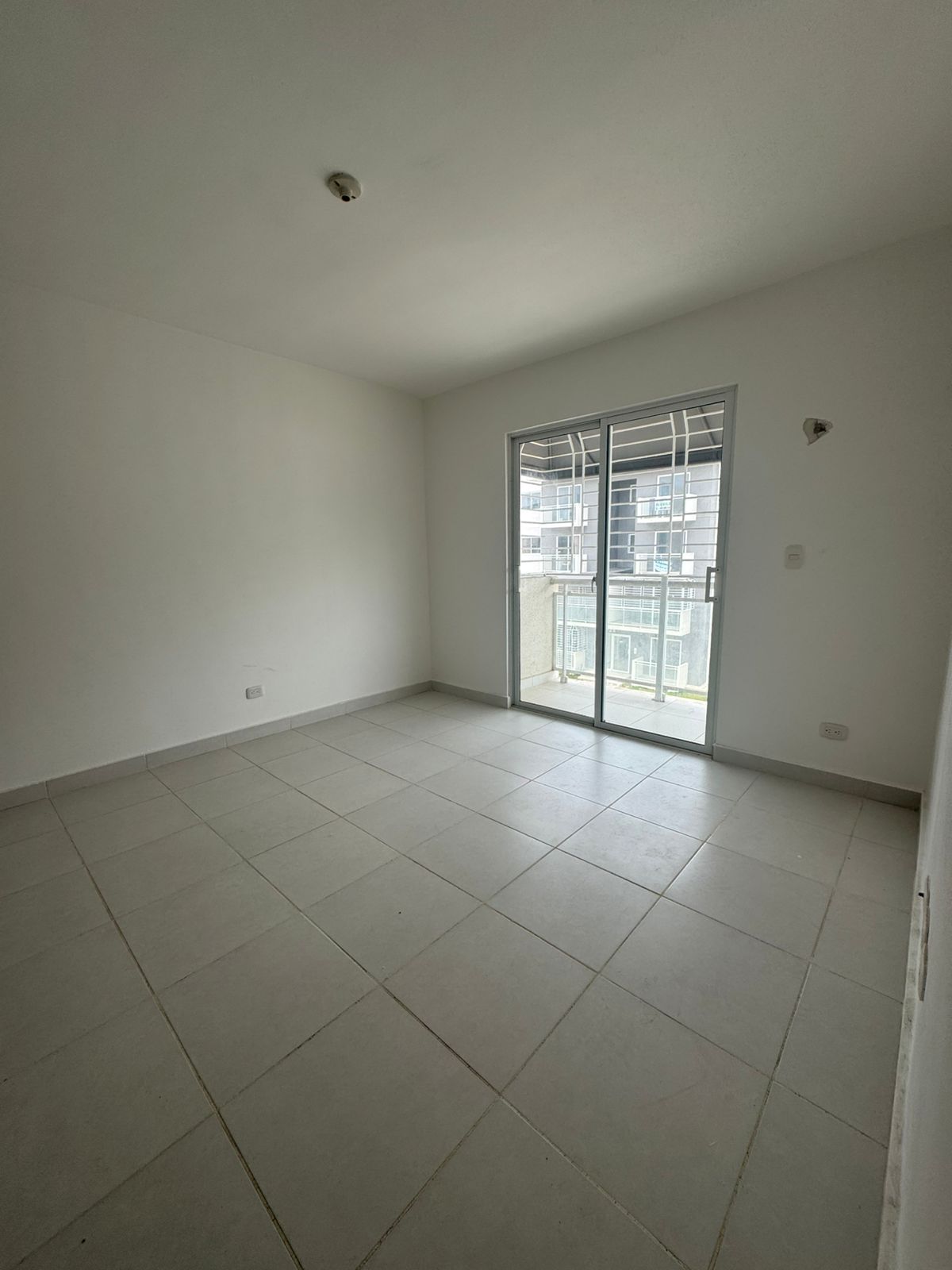 apartamentos - Piso 3 En Santo Domingo Este Residencial 4