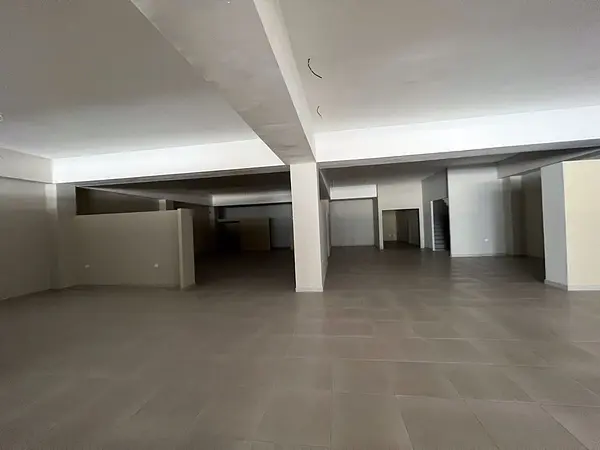 oficinas y locales comerciales - Alquilo Edificio corporativo 4 niveles 2,648 mts 
 4