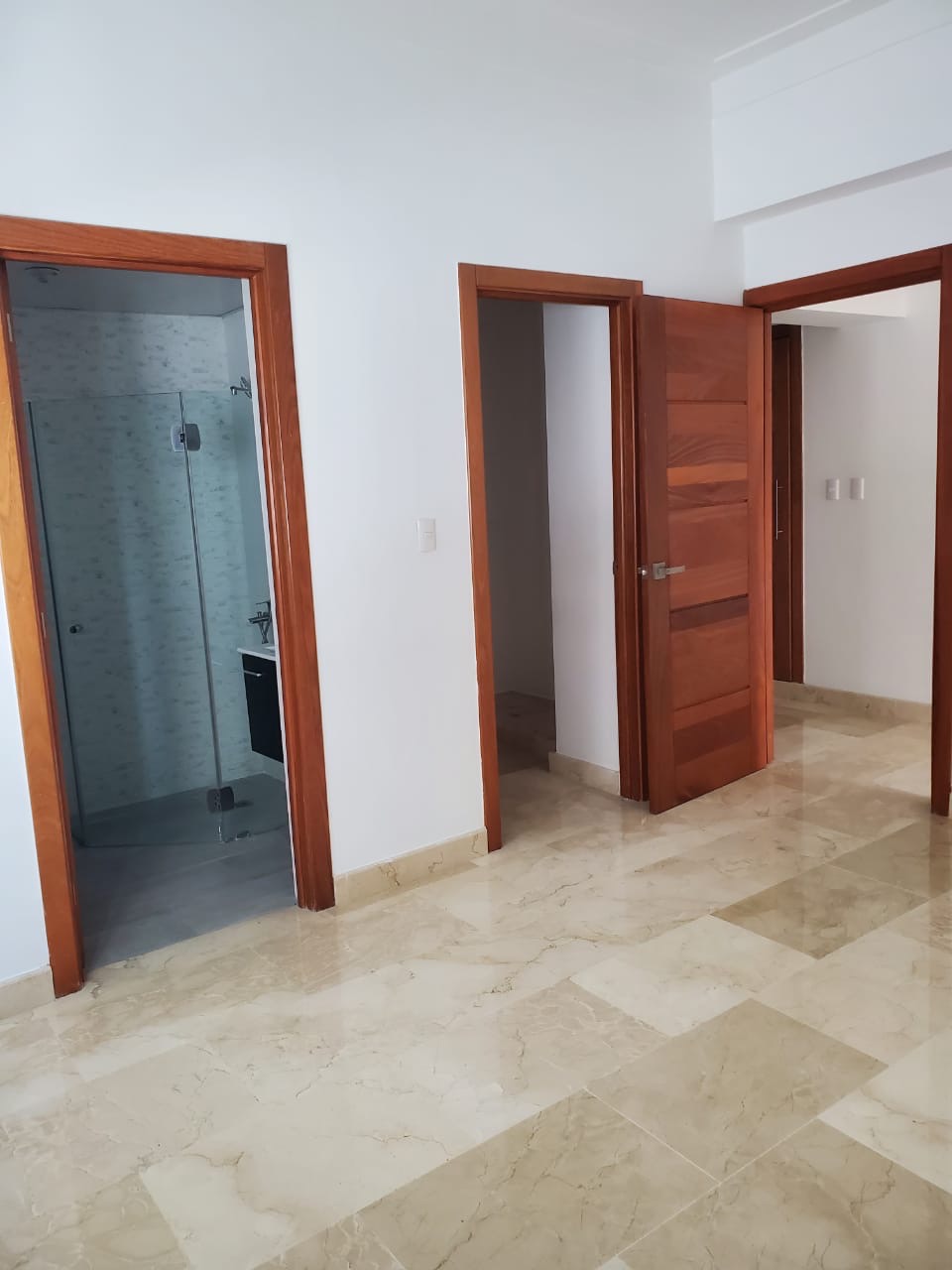apartamentos - Alquiló mirador sur tres hab con baño dos parqueos 9