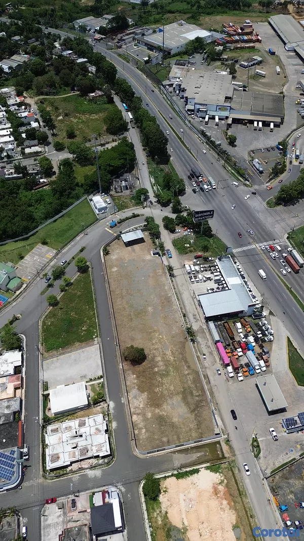 solares y terrenos - Solar en la Autopista Duarte de 5670m2 3