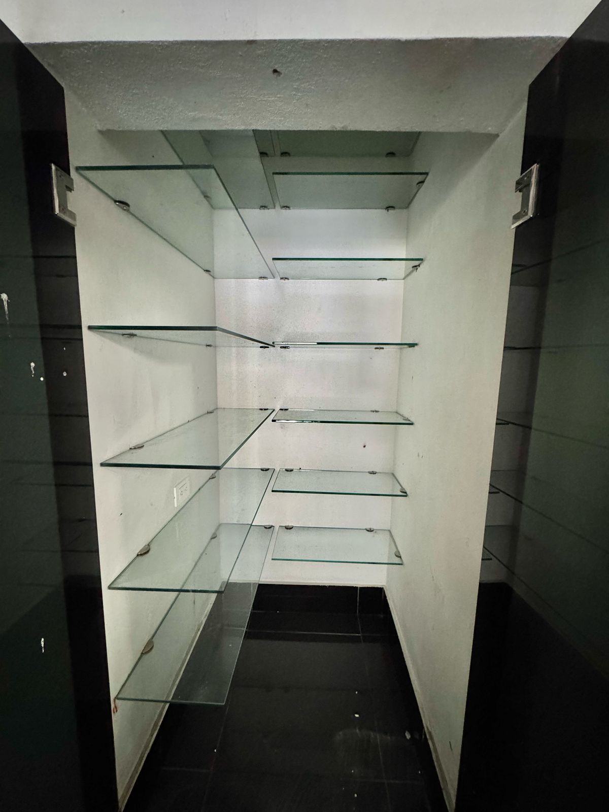 oficinas y locales comerciales - Local Comercial en Alquiler NACO USD 2,000.00  5