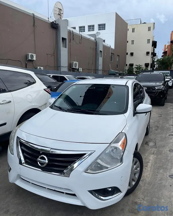 carros - NISSAN VERSA 2016 3