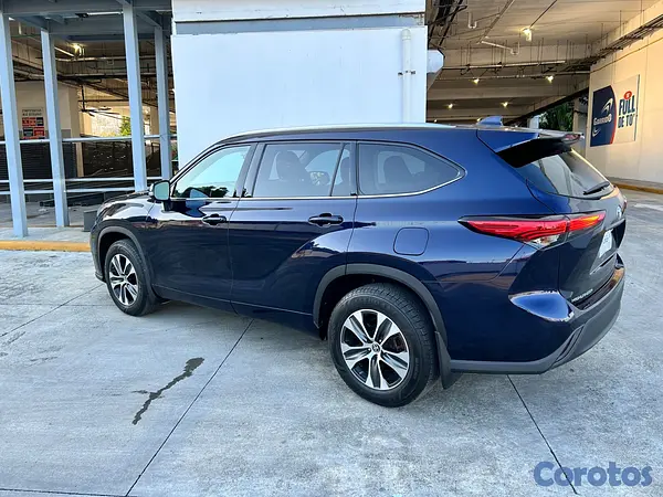 jeepetas y camionetas - Toyota highlander 2021 XLE  11