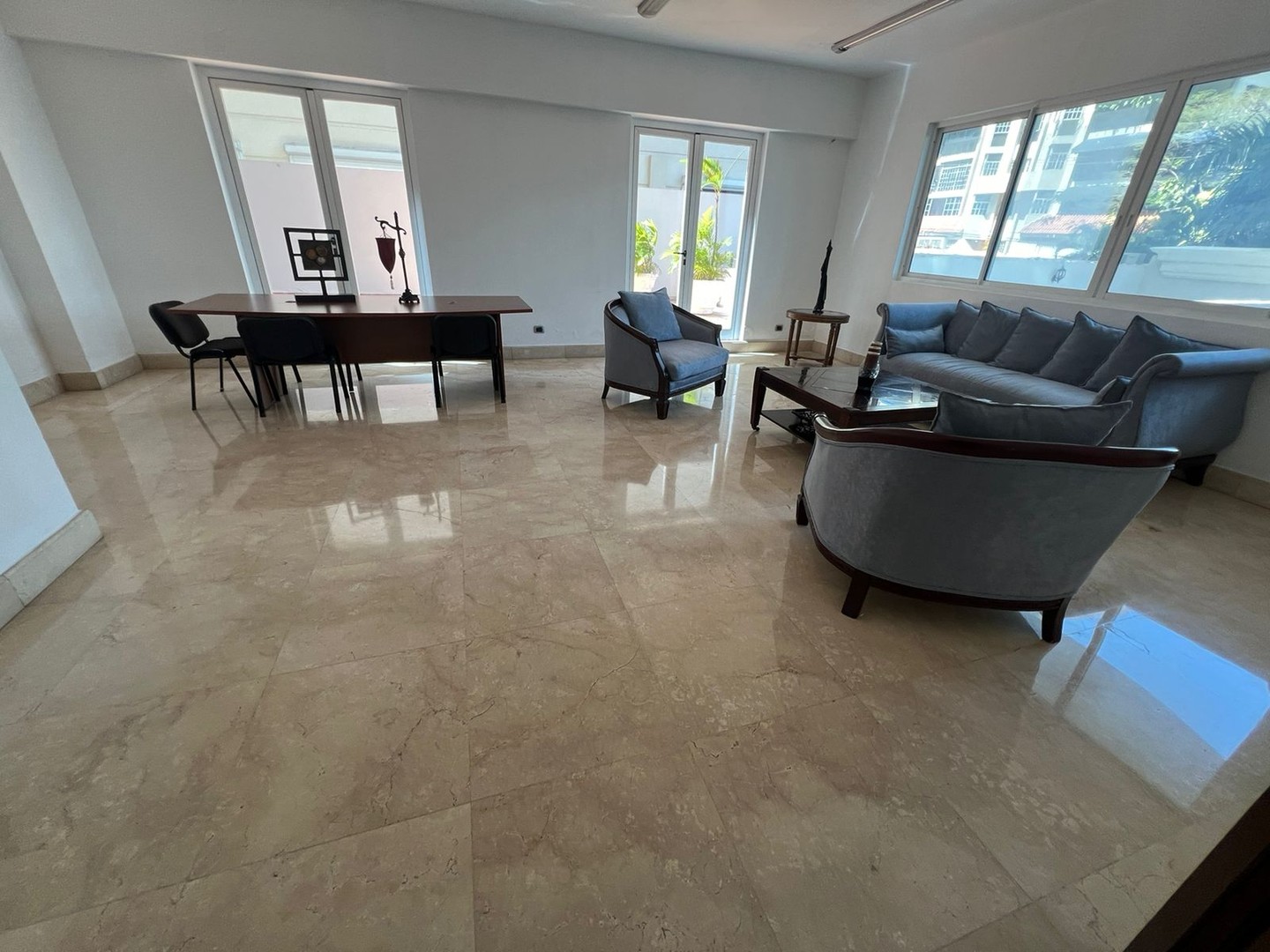 apartamentos - La Esperilla   

usd$650,000

Excelente Apartamento en un 8vo Nivel con vista de 2