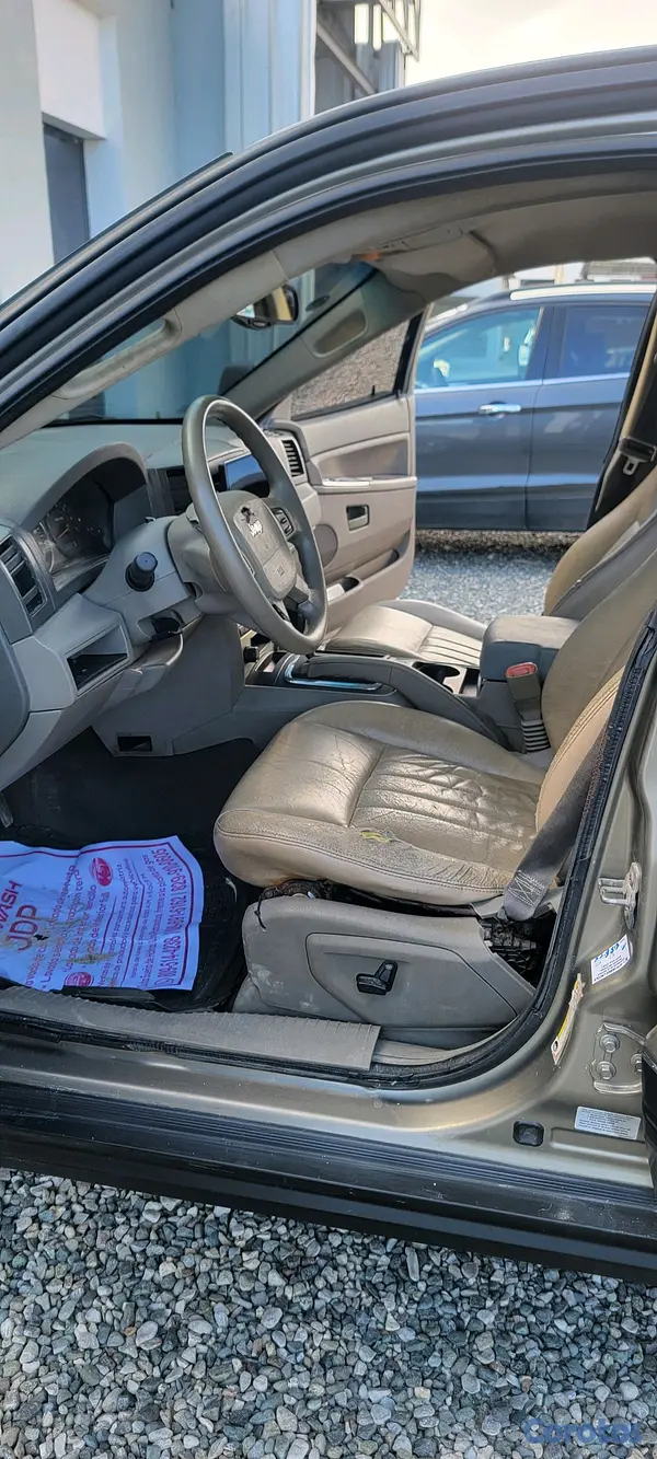 jeepetas y camionetas - JEEP GRAND CHEROKEE LAREDO 2006 7