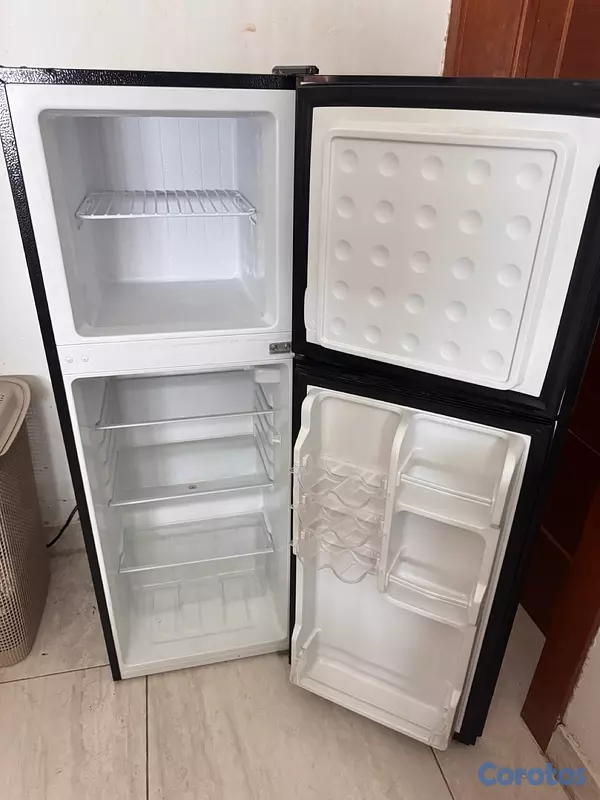 electrodomesticos - Vendo Nevera Ejecutiva / Minibar Igloo de 2 puertas.  (diseño elegante) 2