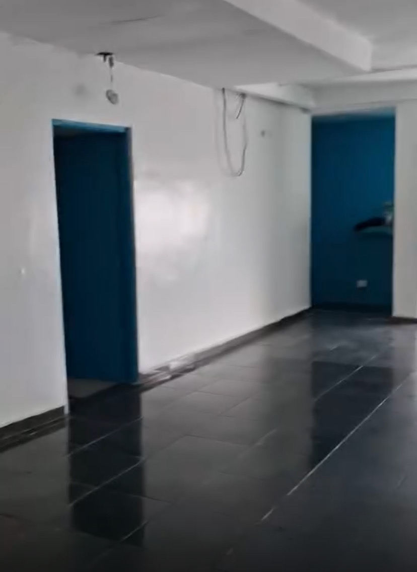 oficinas y locales comerciales - se alquila local  4