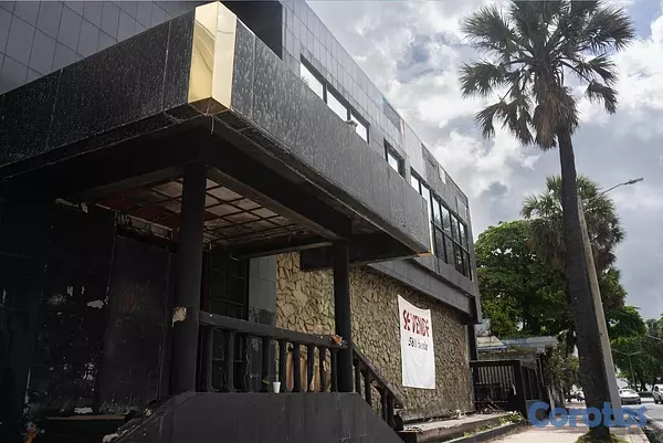 otros inmuebles - Vendo local comercial frente al mar - Zona Univers 1