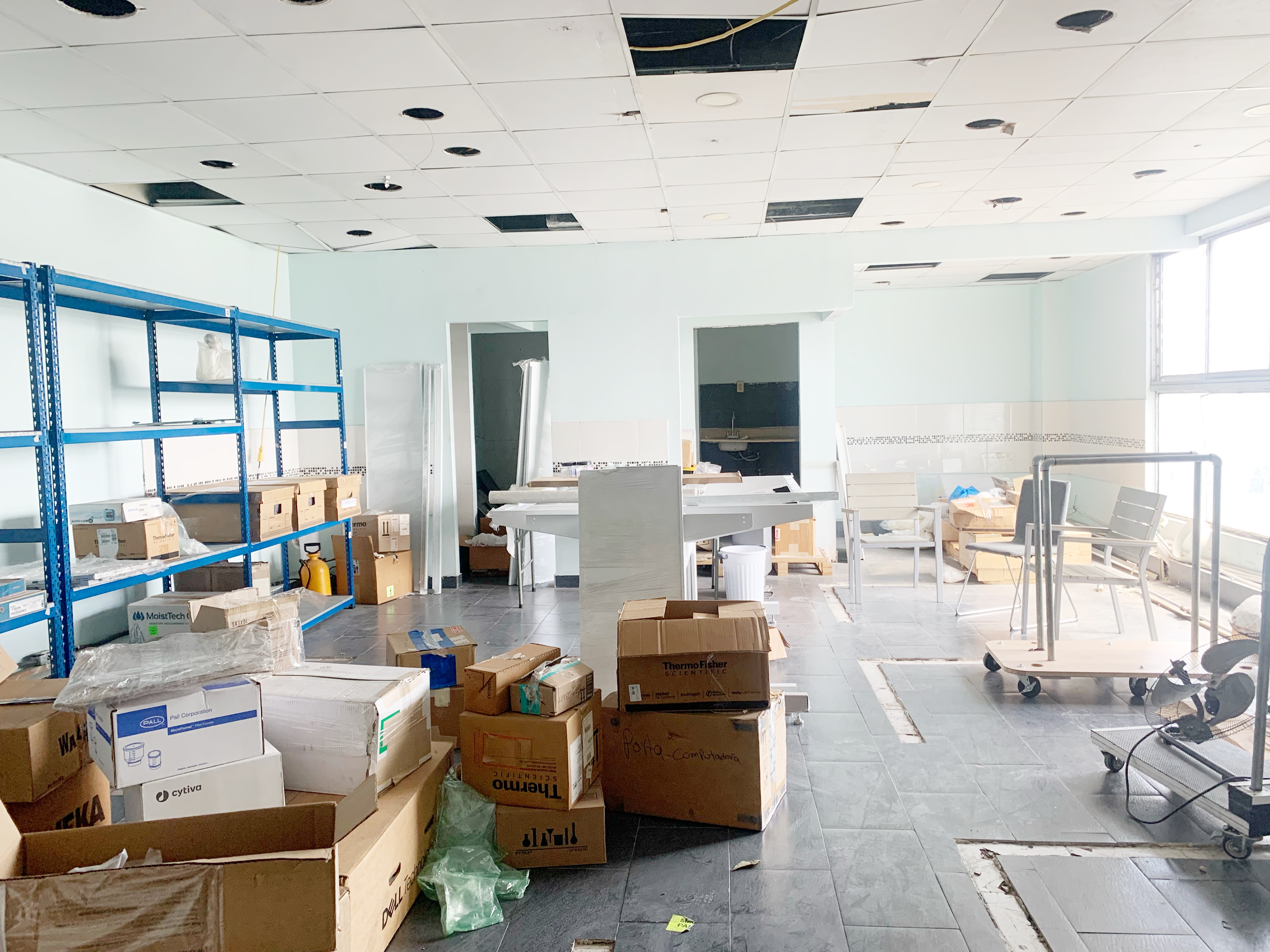 oficinas y locales comerciales - Local en Naco segundo nivel  4