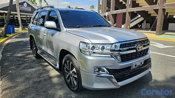 jeepetas y camionetas - VENDO LA LAND CRUISER MAS NUEVA, POCO USO 2