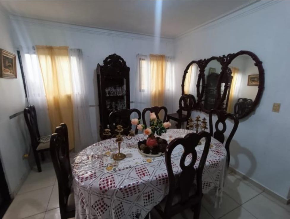 apartamentos - Vendo casa Alameda dos niveles 5 hab con baño dos  4