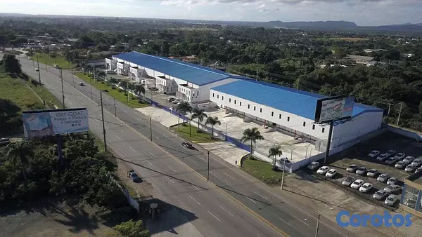 oficinas y locales comerciales - Gran nave Industrial Autopista Duarte cerca de la  6