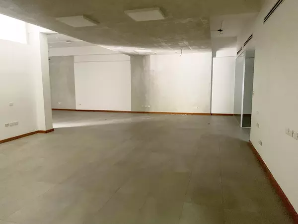 oficinas y locales comerciales - Local céntrico en la esperilla 5