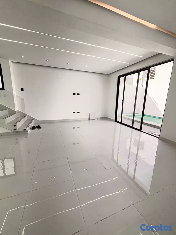 casas - venta de exclusiva casa con piscina en la autopista de san isidro Santo Domingo 5