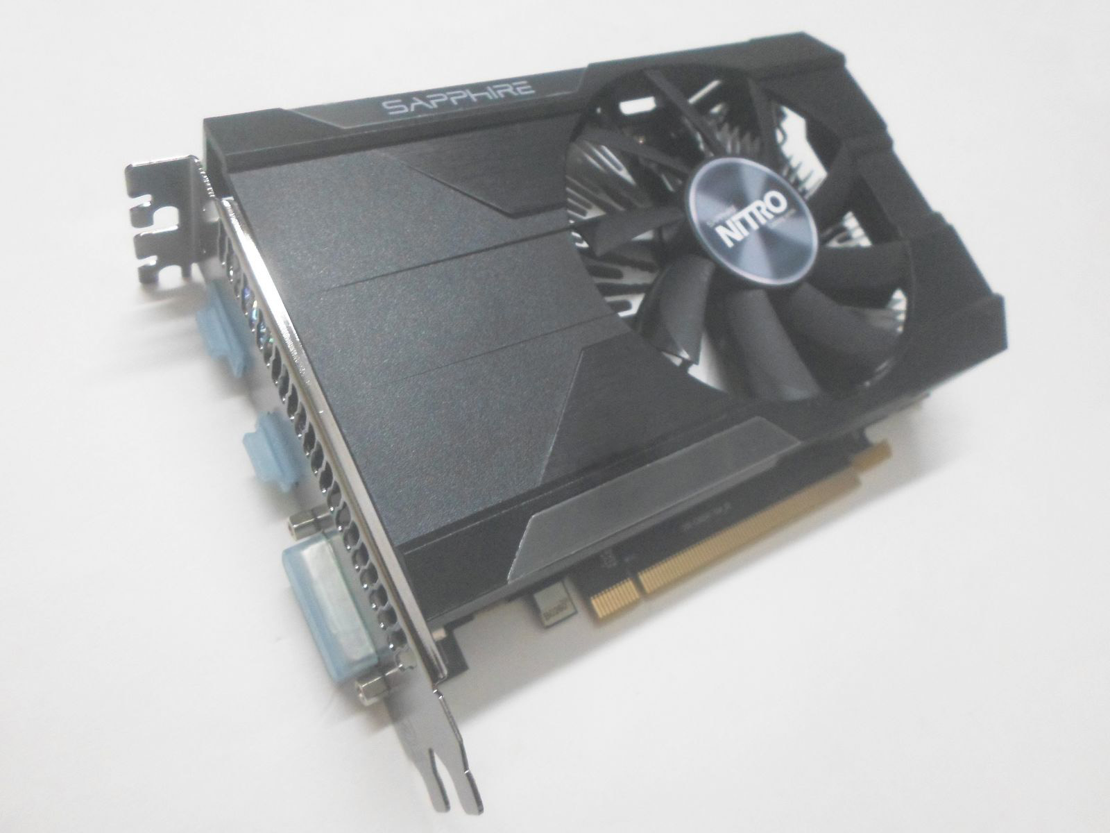 computadoras y laptops - Tarjeta de video Sapphire Radeon NITRO R7 360 2GB 3