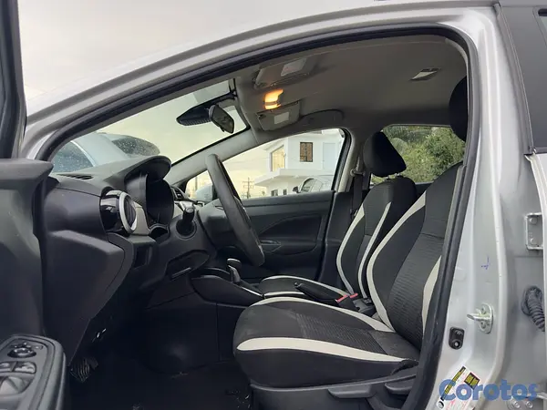 carros - Nissan Versa SV 2021
 8