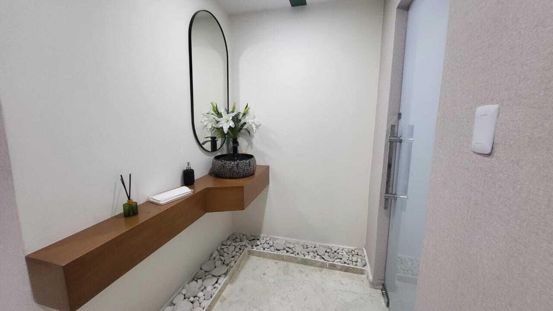 oficinas y locales comerciales - Oficina en alquiler en El Millón  4