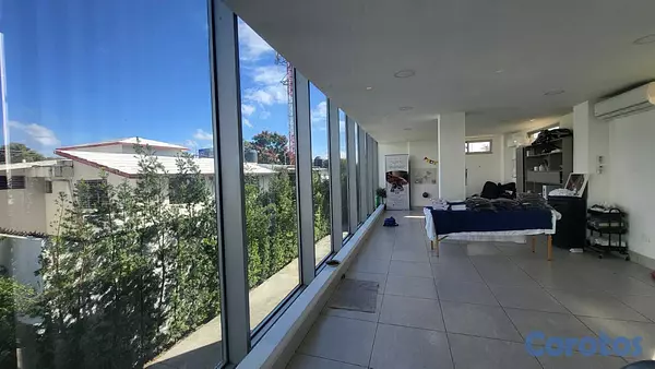 oficinas y locales comerciales - Local en Alquiler en Plaza Comercial en Los Prados 5